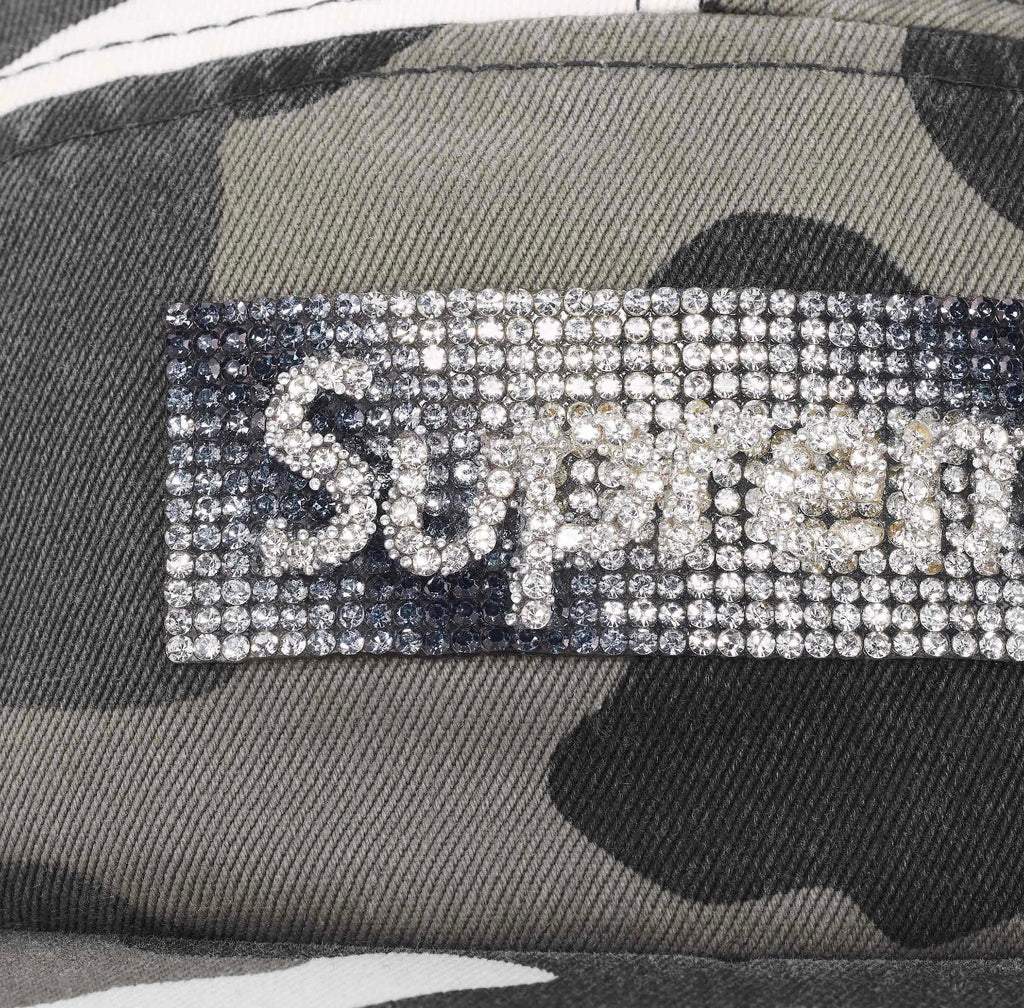 Gorro Supreme Rhinestone Label Snow Camo