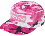 Gorro Supreme x New Era Crushed Velvet Box Logo Pink Camo